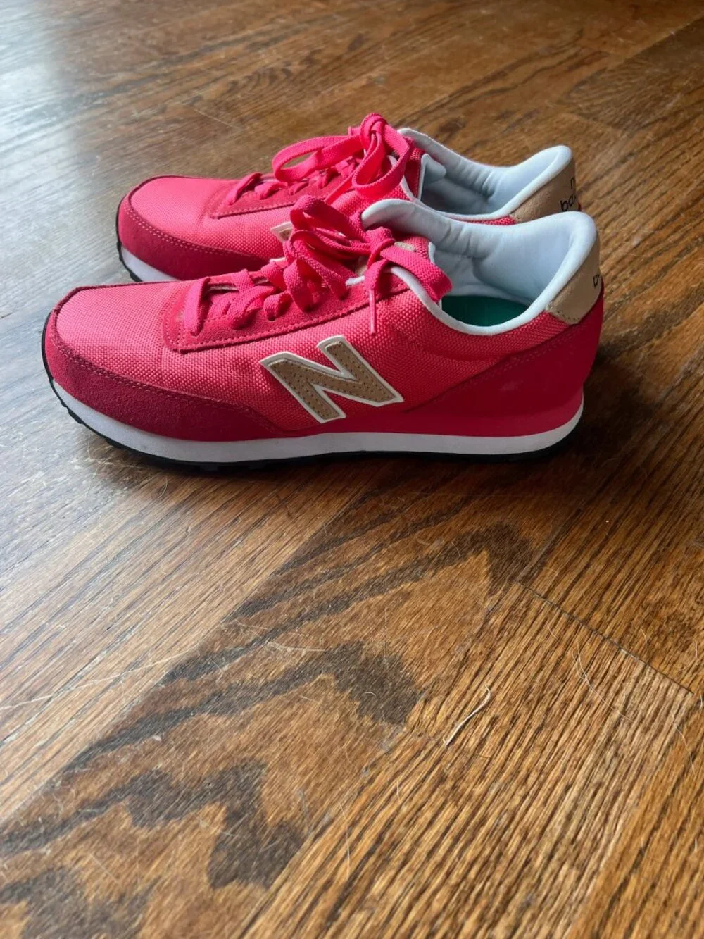 NWOT Red New Balance Sneakers Classic Casual Running Shoes Sz 9.5 - Picture 4 of 5